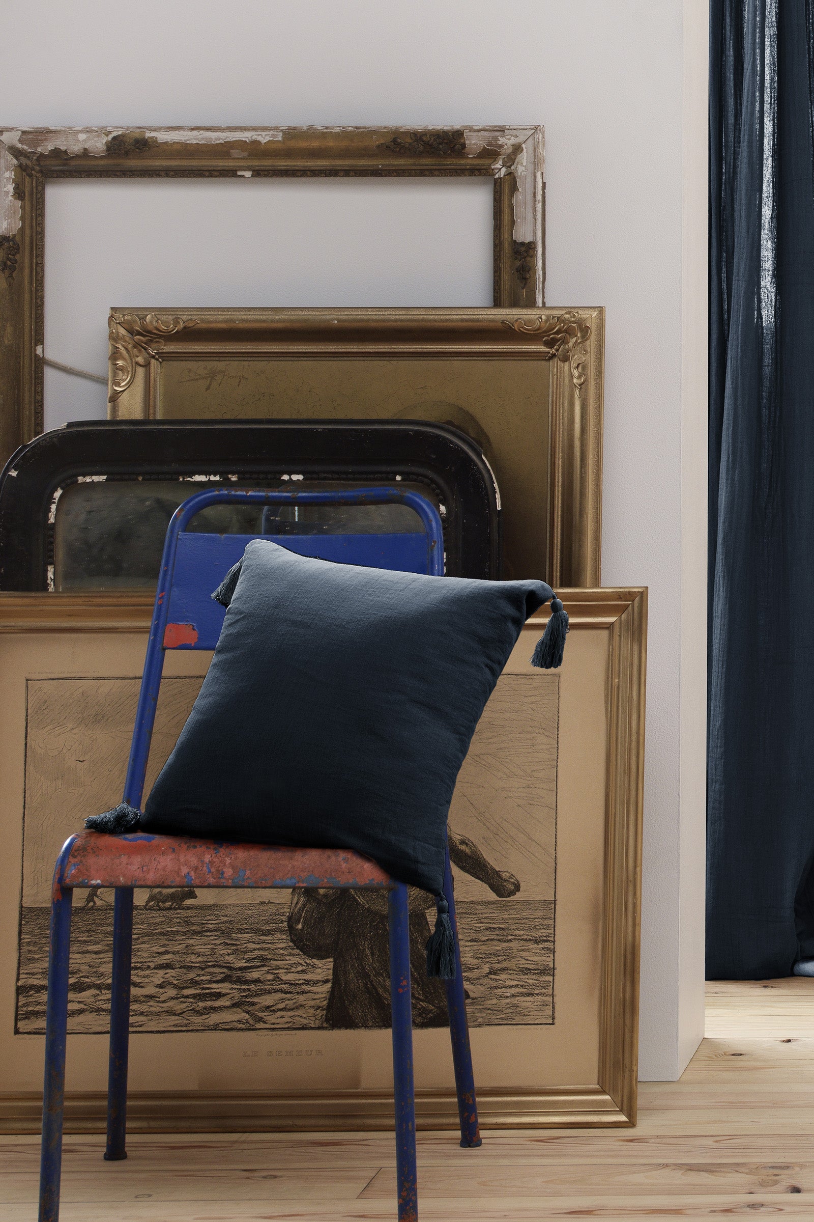 Cojín Gaia Azul Oscuro